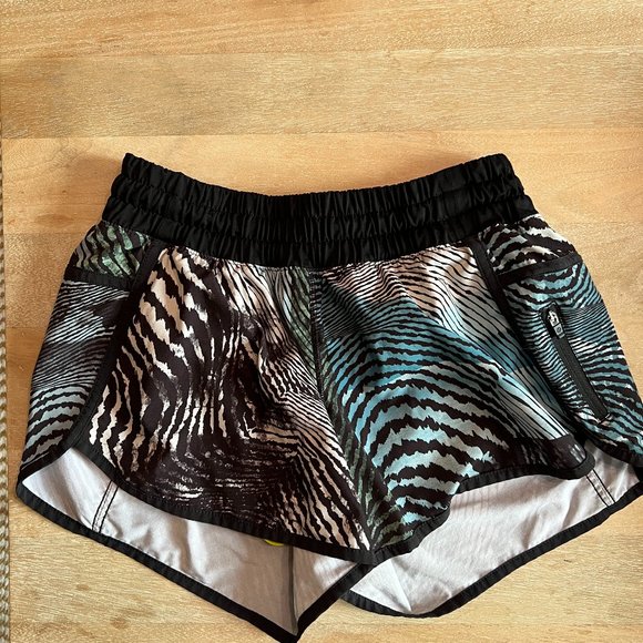 lululemon tracker short - Picture 4 of 5